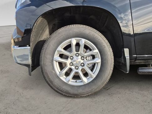 Used 2022 Chevrolet Silverado 1500 LT AWD/4WD image 9