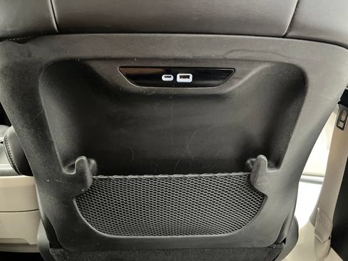 Used 2024 Chrysler Pacifica Touring-L FWD image 31