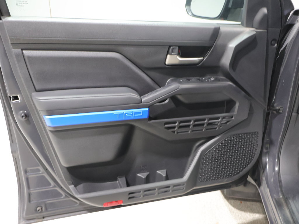 Used 2025 Toyota Tacoma TRD Sport AWD/4WD image 13