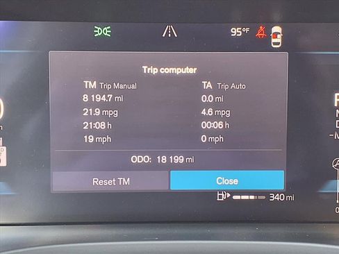 Certified 2023 Volvo XC60 B5 Plus image 30