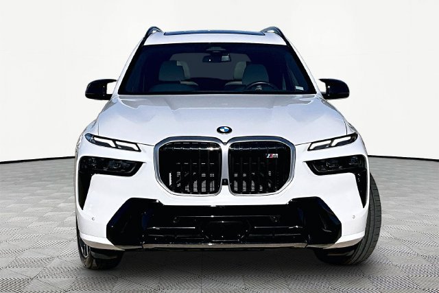 Used 2025 BMW X7 M60i w/ Executive Package AWD/4WD image 3