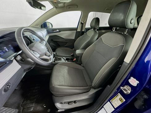 Used 2024 Volkswagen Taos SE image 13