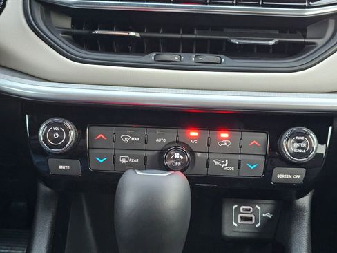 New 2026 Jeep Compass Limited image 13