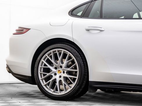 Certified 2018 Porsche Panamera 4S image 34