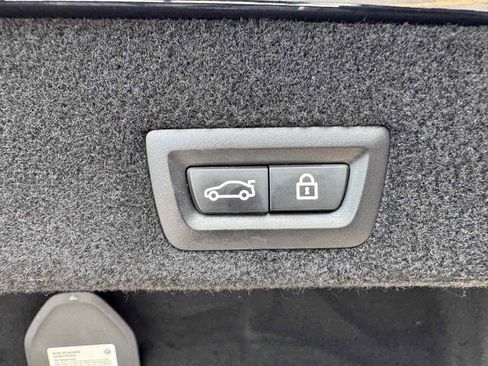 Used 2021 BMW 750i xDrive w/ Executive Package AWD/4WD image 49
