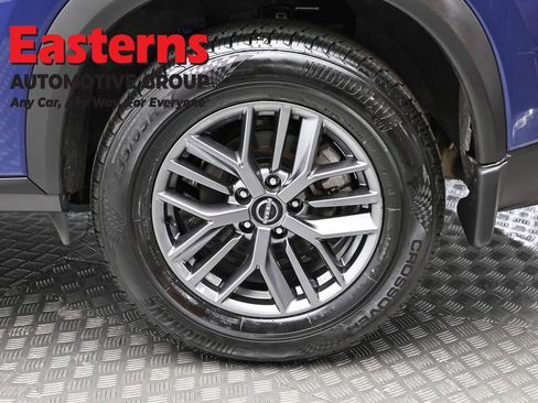Used 2023 Nissan Rogue S AWD/4WD image 8