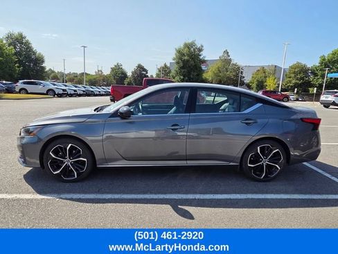 Used 2025 Nissan Altima 2.5 SR FWD image 2