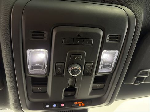 Certified 2023 Chevrolet Suburban High Country image 41