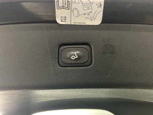 Used 2018 Ford Edge SEL w/ Equipment Group 201A image 30