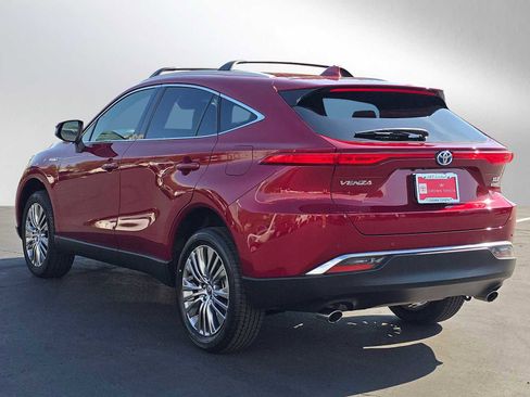 Used 2021 Toyota Venza XLE image 5