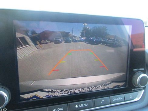 Used 2025 Nissan Rogue SV AWD/4WD image 18