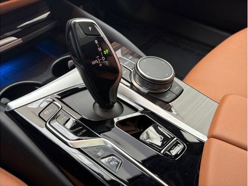 Used 2023 BMW 530e w/ Premium Package image 14