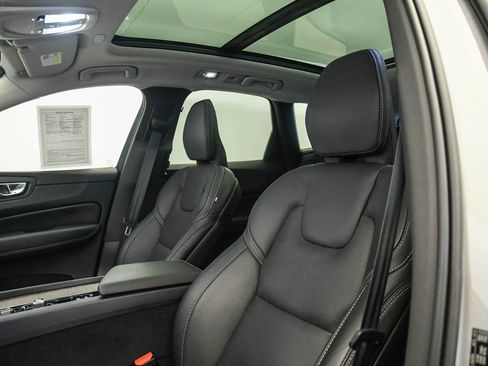 Certified 2023 Volvo XC60 T8 Ultimate AWD/4WD image 20