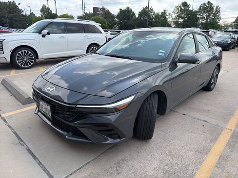 Used 2024 Hyundai Elantra Limited FWD image 1