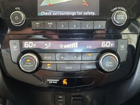 Used 2018 Nissan Rogue Sport SV AWD/4WD image 13