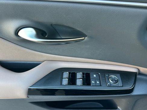 Certified 2025 Lexus ES 350 image 13