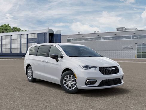 New 2026 Chrysler Pacifica Select image 5