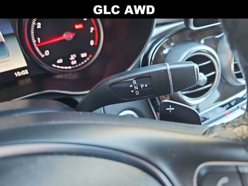Used 2017 Mercedes-Benz GLC 300 4MATIC image 21
