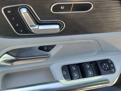 Used 2021 Mercedes-Benz GLA 35 AMG 4MATIC w/ Premium Package image 29