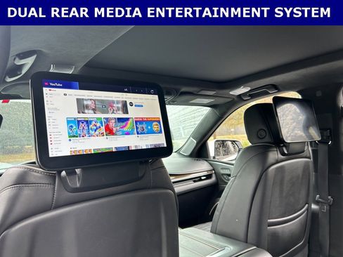 Used 2023 Cadillac Escalade ESV Sport Platinum w/ Heavy-Duty Trailer Package image 3