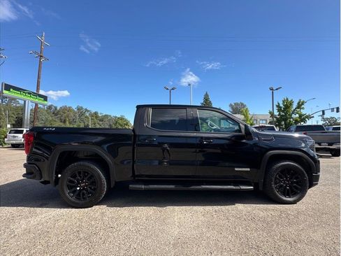 Used 2023 GMC Sierra 1500 Elevation AWD/4WD image 9