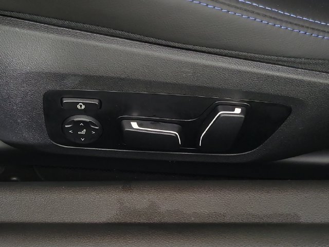 Used 2025 BMW M2 w/ Lighting Package RWD image 16