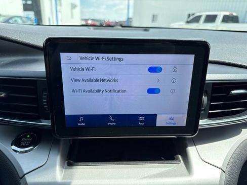 Used 2020 Ford Explorer XLT w/ Equipment Group 202A AWD/4WD image 43