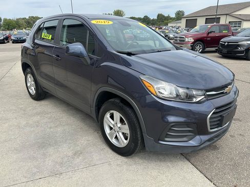Used 2019 Chevrolet Trax LS AWD/4WD image 3