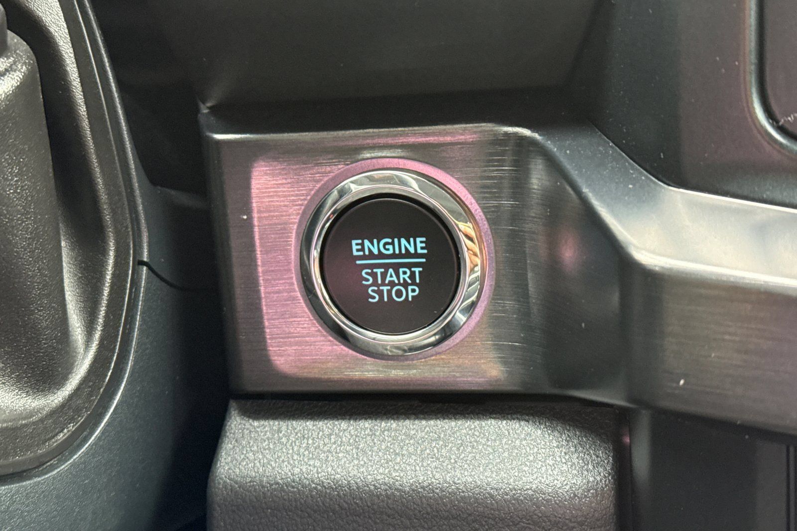 Certified 2025 Ford F250 Lariat AWD/4WD image 24