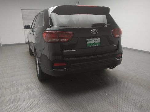 Used 2019 Kia Sorento LX image 6