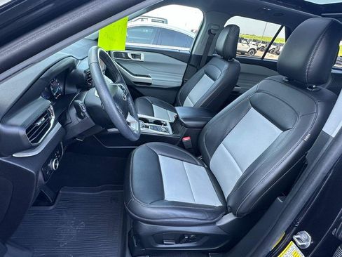 Used 2024 Ford Explorer XLT w/ Equipment Group 202A AWD/4WD image 7