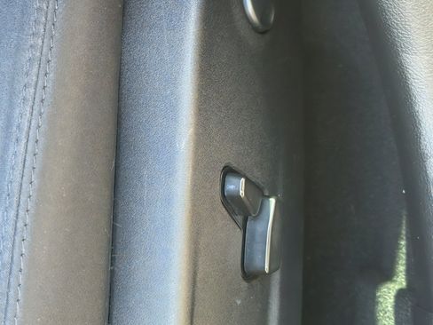 Used 2023 Chrysler 300 Touring w/ Sport Appearance Package image 30