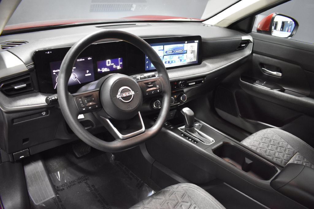 Certified 2025 Nissan Kicks SV FWD image 4