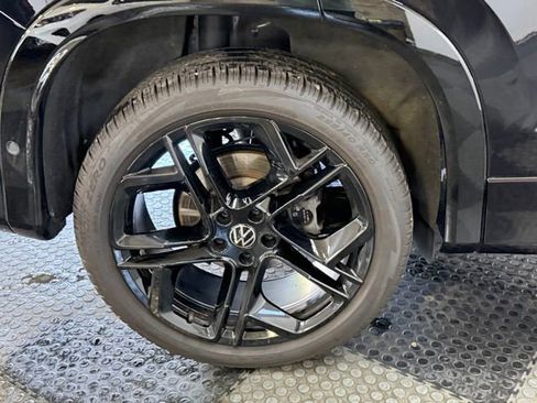 Used 2026 Volkswagen Tiguan SE R-Line AWD/4WD image 11