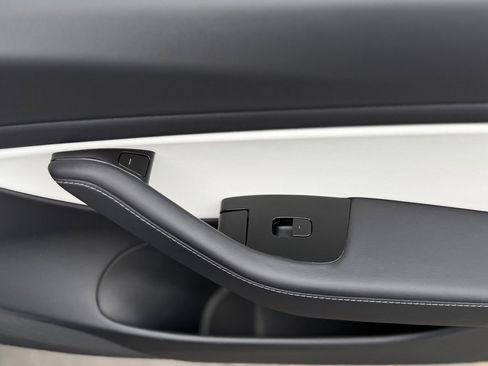 Used 2020 Tesla Model 3 Long Range image 37