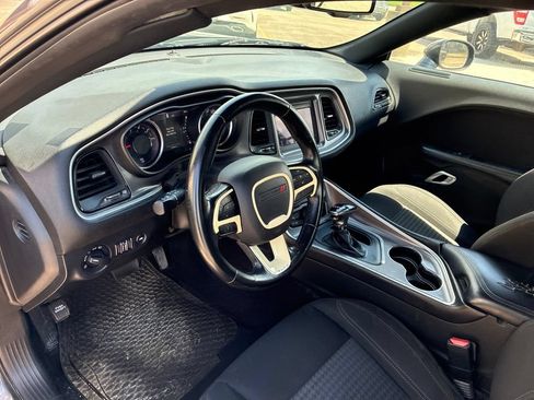 Used 2021 Dodge Challenger SXT RWD image 17