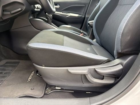 Used 2025 Nissan Versa SV FWD image 14
