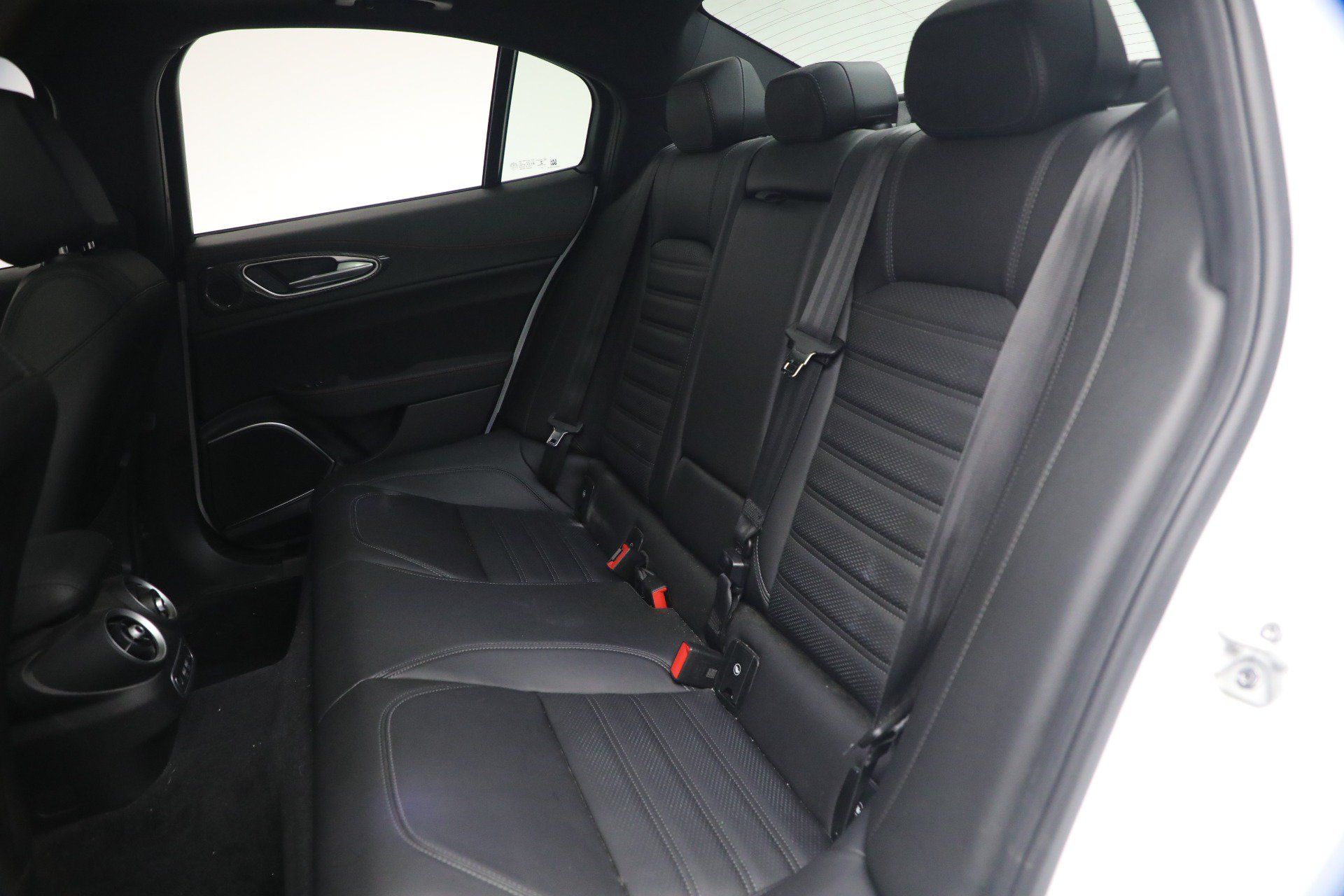Used 2023 Alfa Romeo Giulia Estrema AWD/4WD image 19