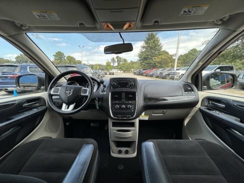 Used 2015 Dodge Grand Caravan American Value Package w/ UConnect Hands-Free Group image 11