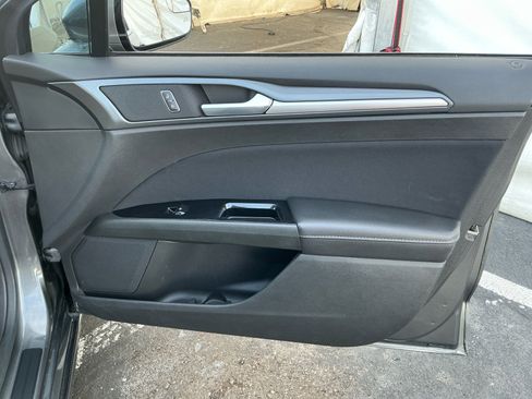 Used 2014 Ford Fusion SE image 16