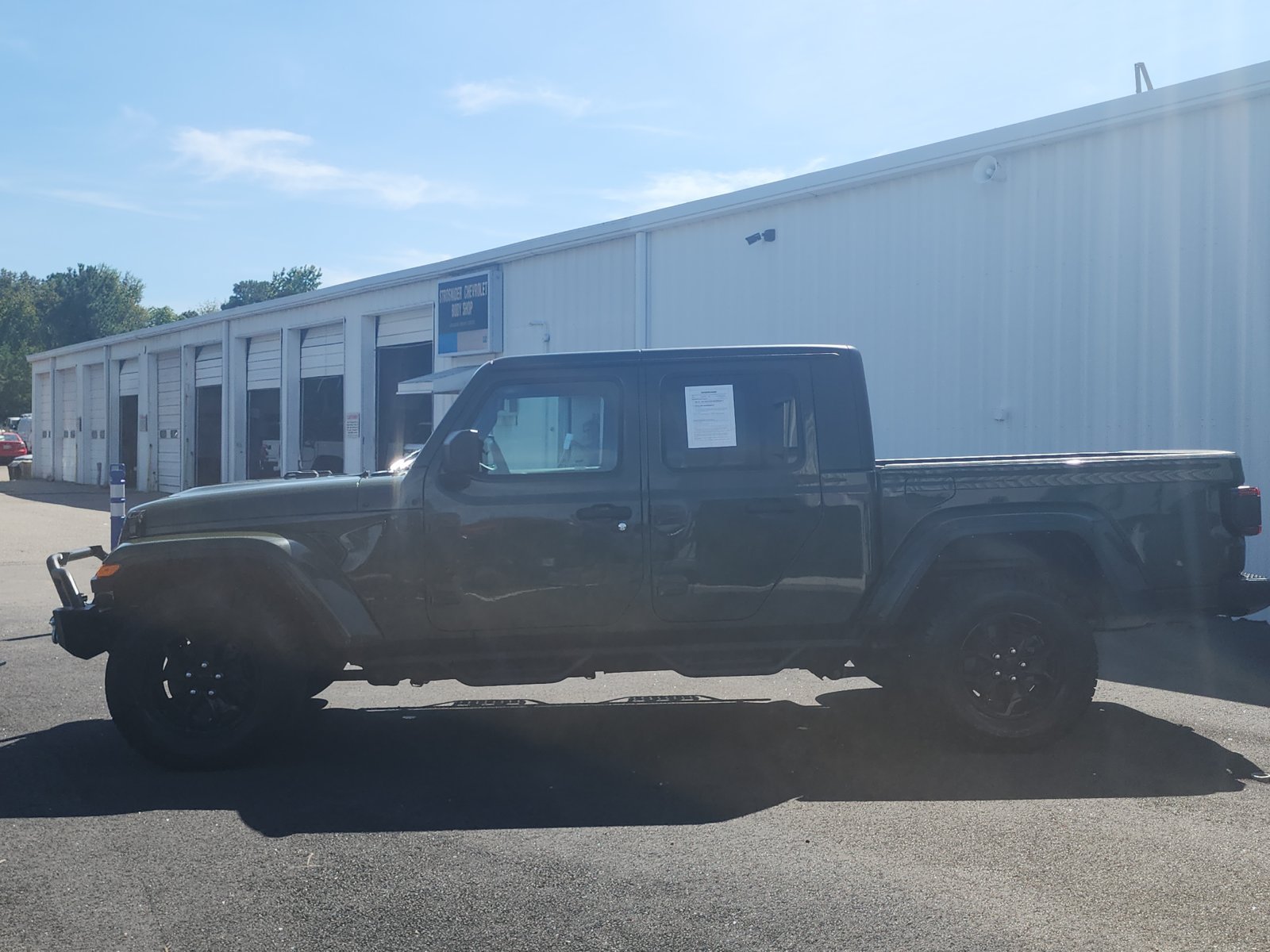Used 2021 Jeep Gladiator Sport AWD/4WD image 2