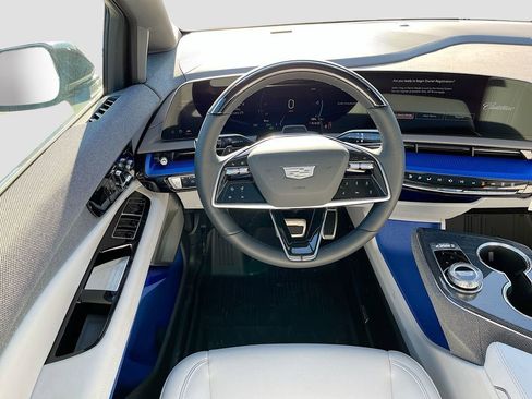 New 2026 Cadillac Optiq Sport 1 w/ LPO, Floor Liner Package AWD/4WD image 24