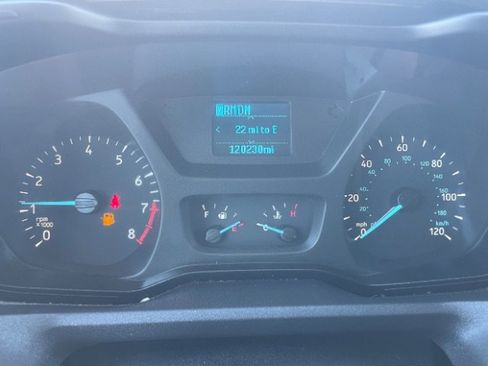 Used 2018 Ford Transit 250 w/RH Sliding Door Medium Roof image 15