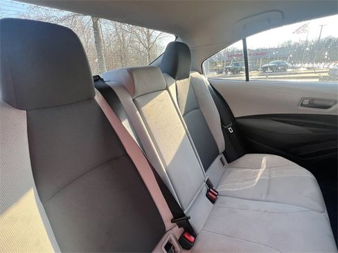 Used 2022 Toyota Corolla LE image 23