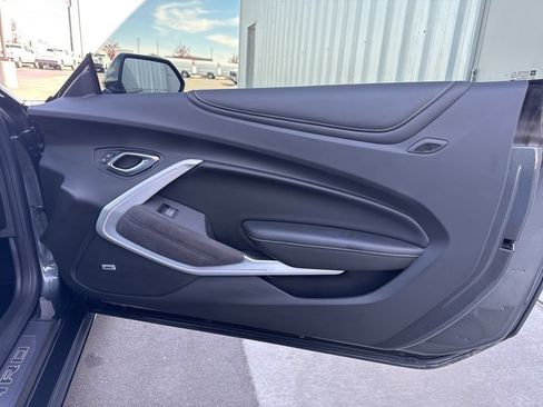 Used 2018 Chevrolet Camaro SS w/ LPO RS/SS Interior Package RWD image 32