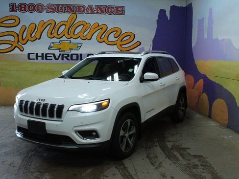 Used 2019 Jeep Cherokee Limited w/ Luxury Group image 2
