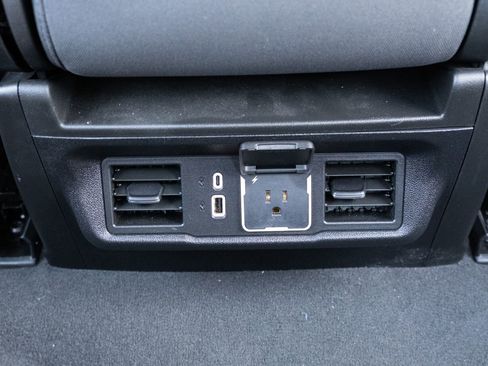 Used 2024 GMC Sierra 1500 SLE w/ Preferred Package image 16