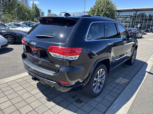 Used 2017 Jeep Grand Cherokee Overland w/ Jeep Active Safety Group AWD/4WD image 7