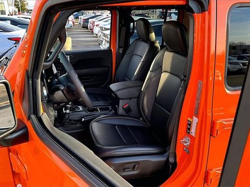 Used 2025 Jeep Gladiator Sport image 18