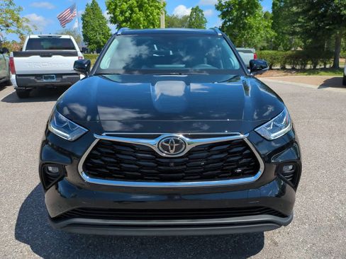 New 2026 Toyota Highlander Limited AWD/4WD image 9